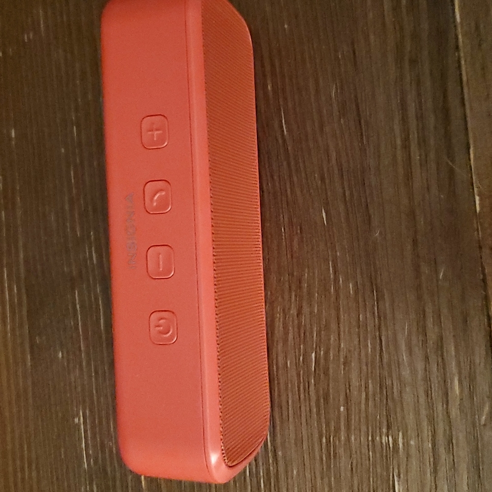 Insignia portable speaker - Picture 2 of 4